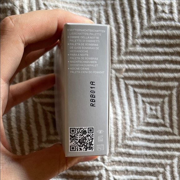 r.e.m. beauty  midnight shadows eyeshadow palette - Babydoll - Picture 5 of 7